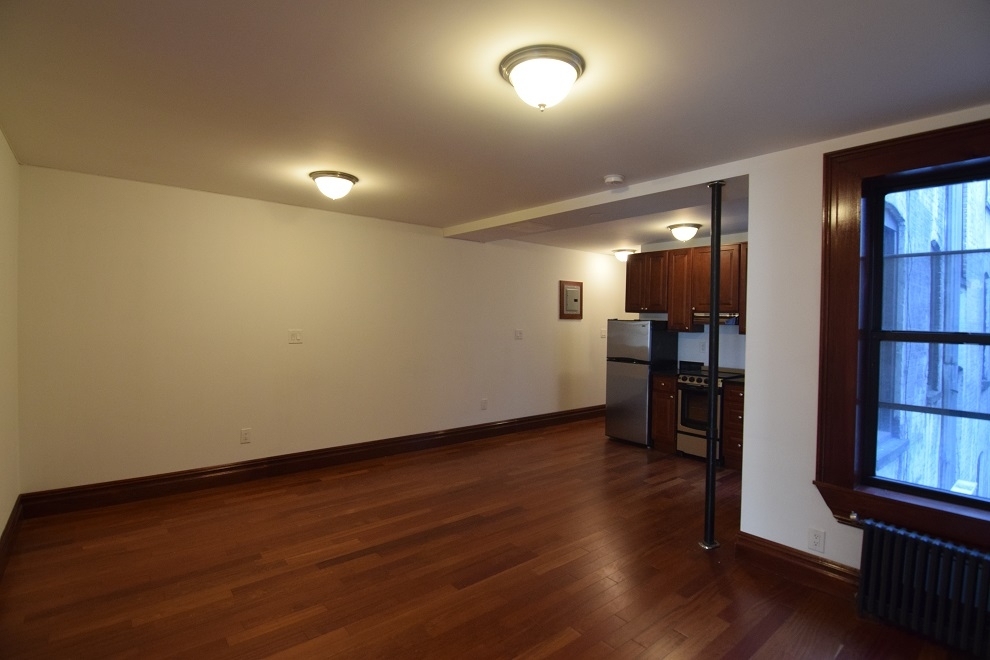 1392 Madison Avenue - Photo 1