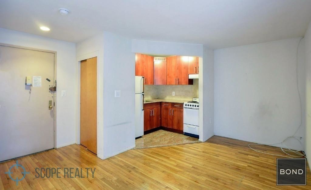 230 East 30th Street - Photo 0