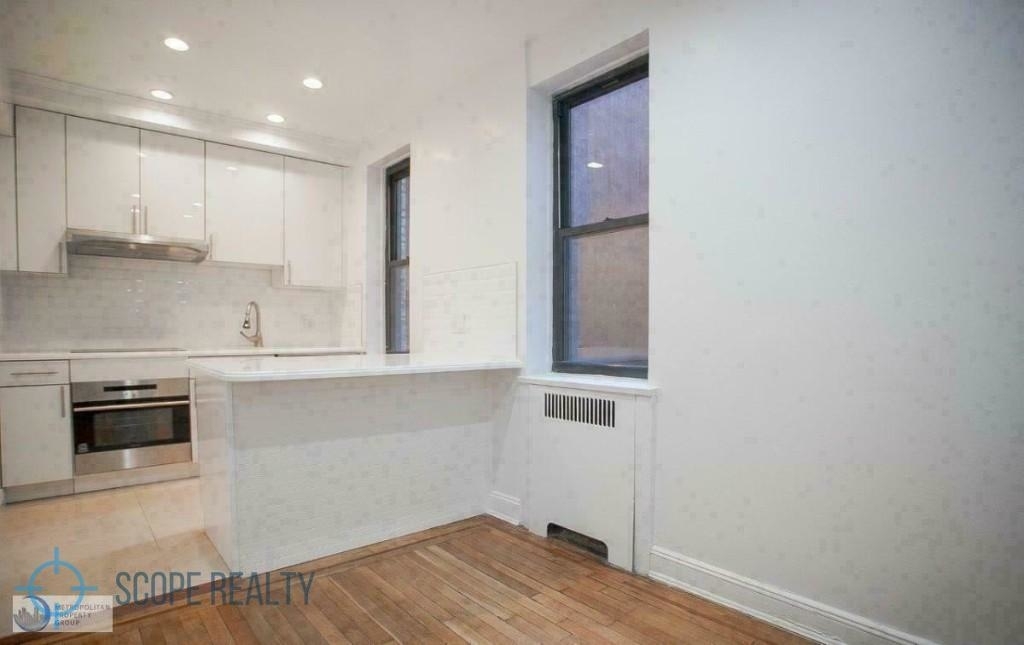 233 East 32nd Street - Photo 2