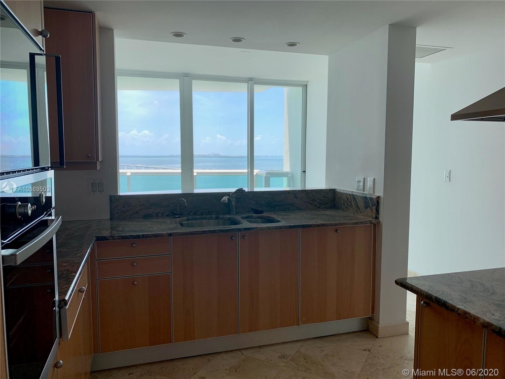 1643 Brickell Ave - Photo 7