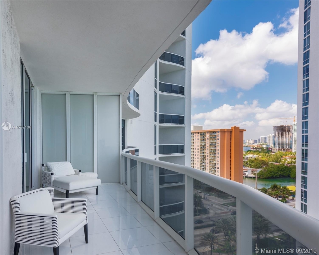 15811 Collins Ave - Photo 8