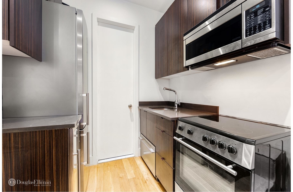 219 Mott St - Photo 1