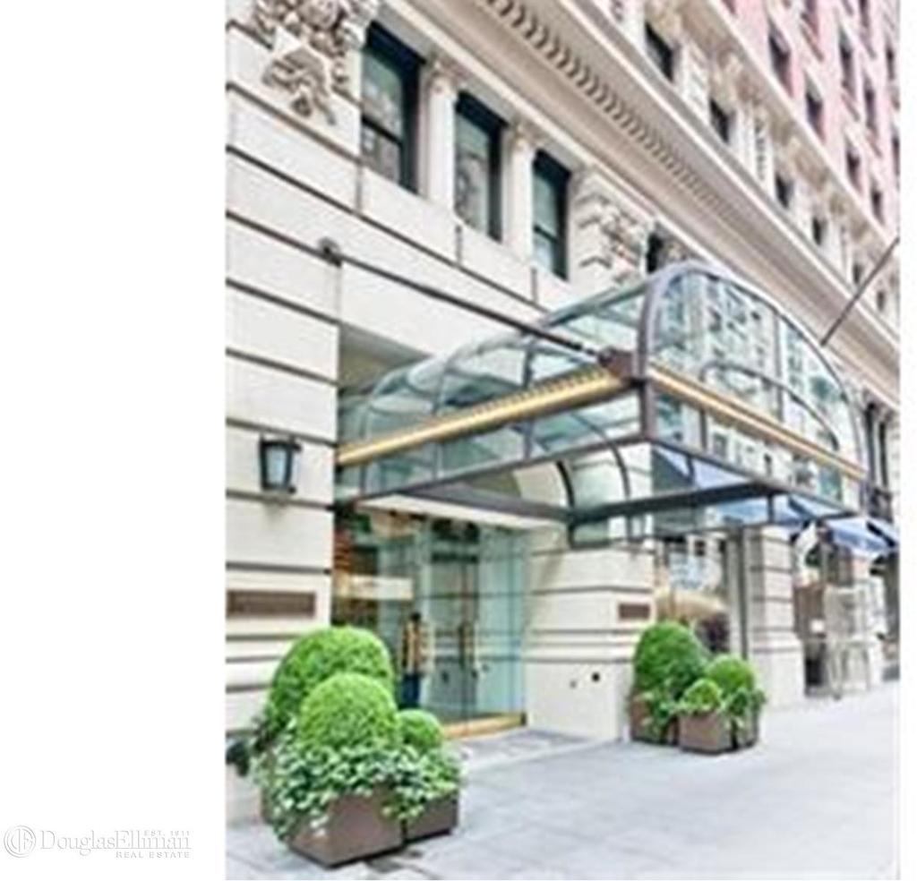 225 Fifth Avenue - Photo 4