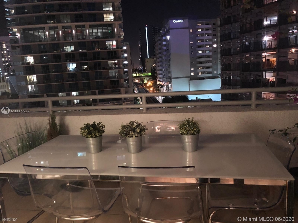 1050 Brickell Ave Apt 614 - Photo 10