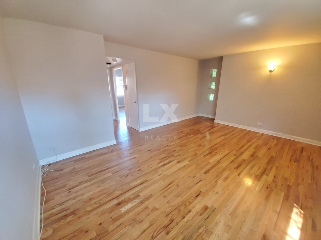 2122 West Foster Ave. - Photo 2