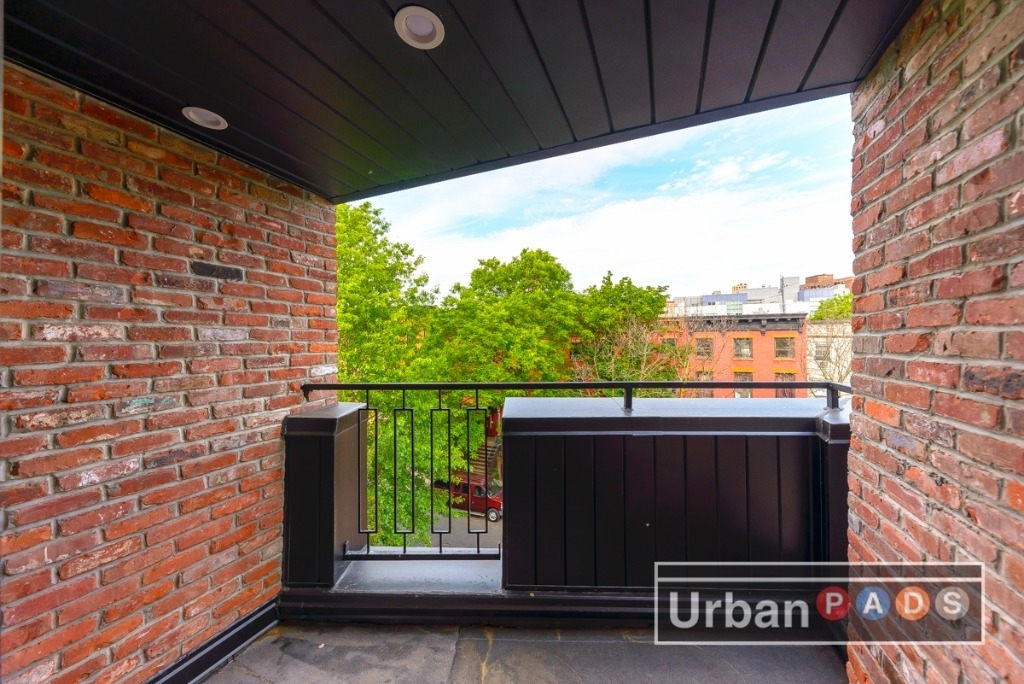 184 Adelphi Street - Photo 1