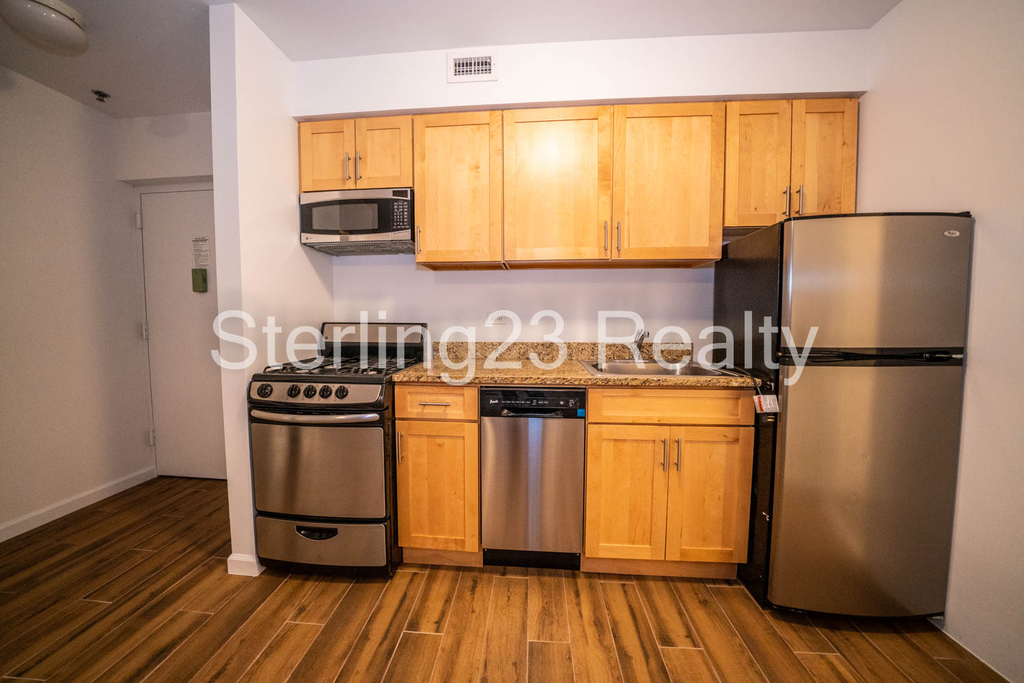 31-72 31st Street - Photo 1