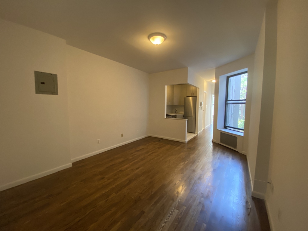 216 East 85 4d - Photo 0