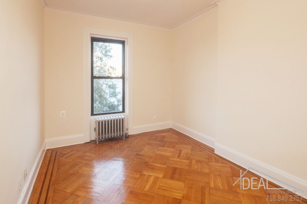 487 4th Street - Photo 2