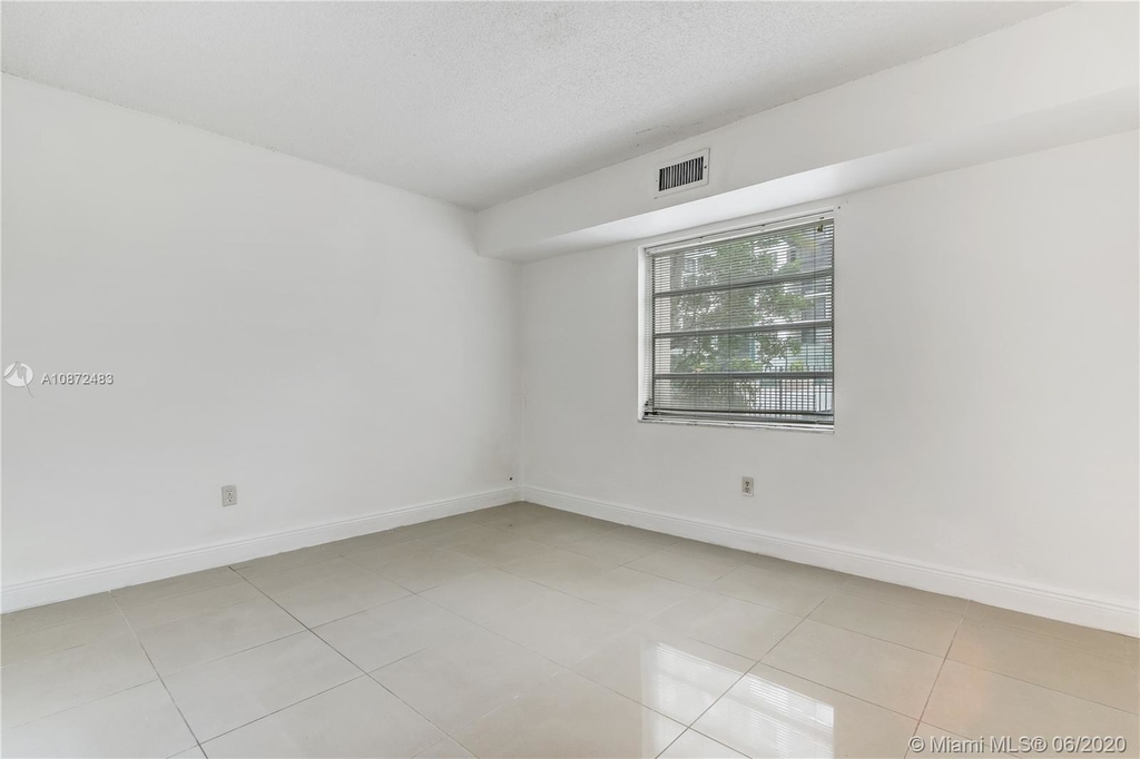 2201 Brickell Ave - Photo 10