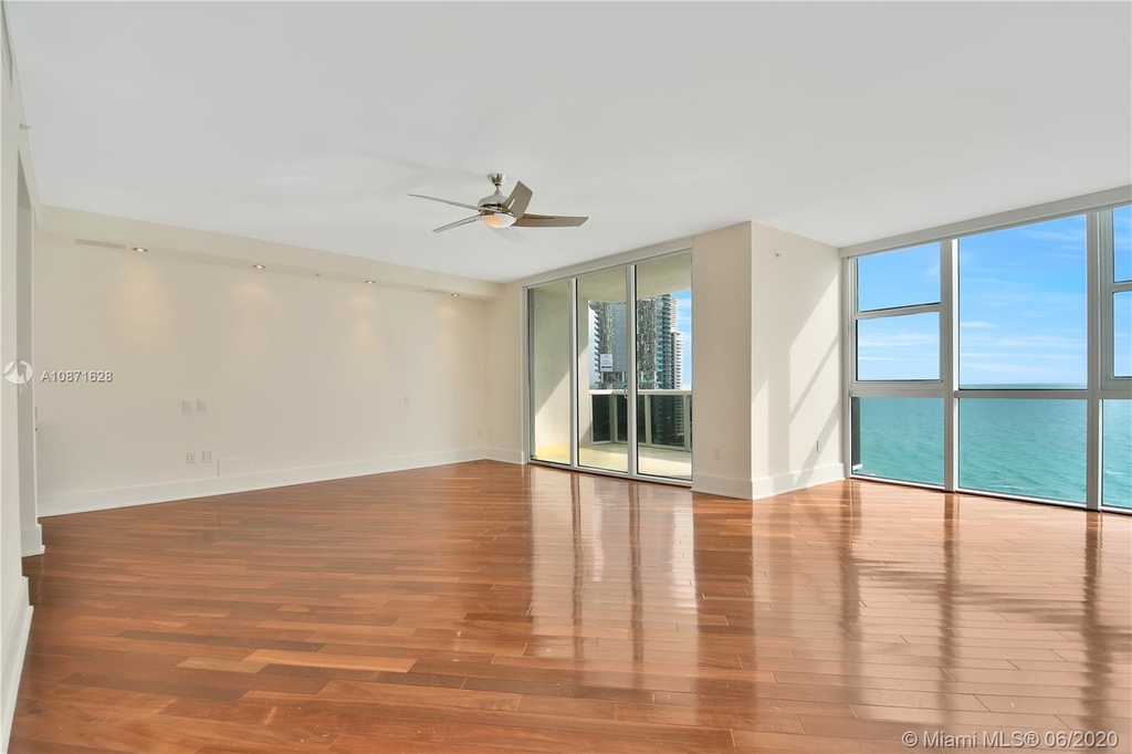18201 Collins Ave - Photo 10