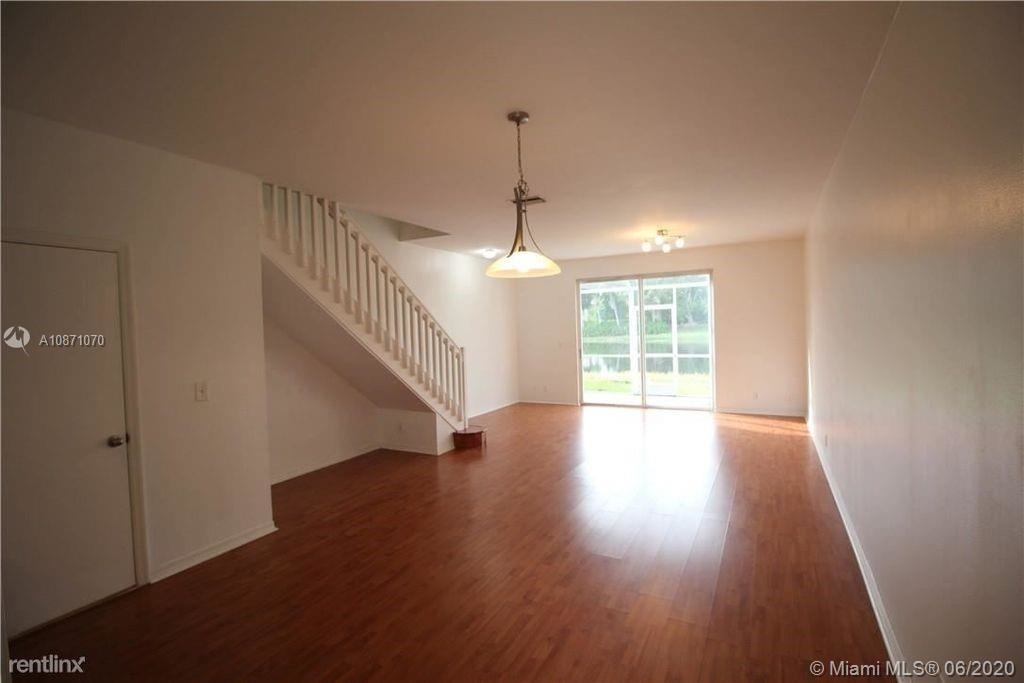 2205 Salerno Cir - Photo 3