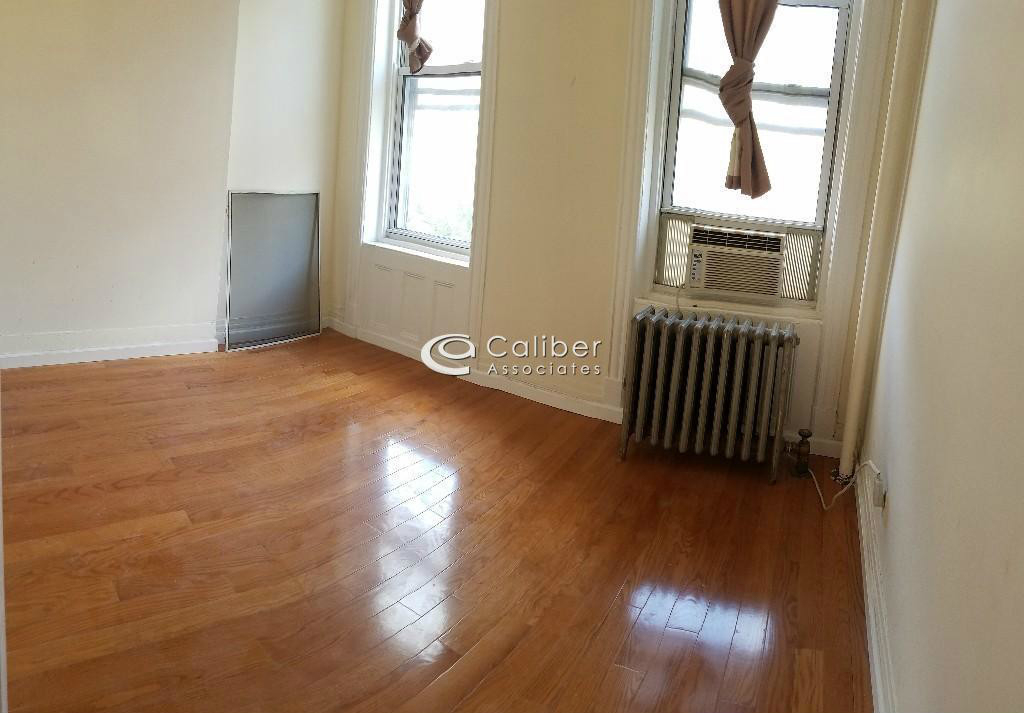 312 East 9th Street - Photo 2