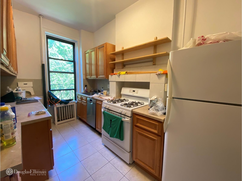 299 Flatbush Avenue - Photo 3