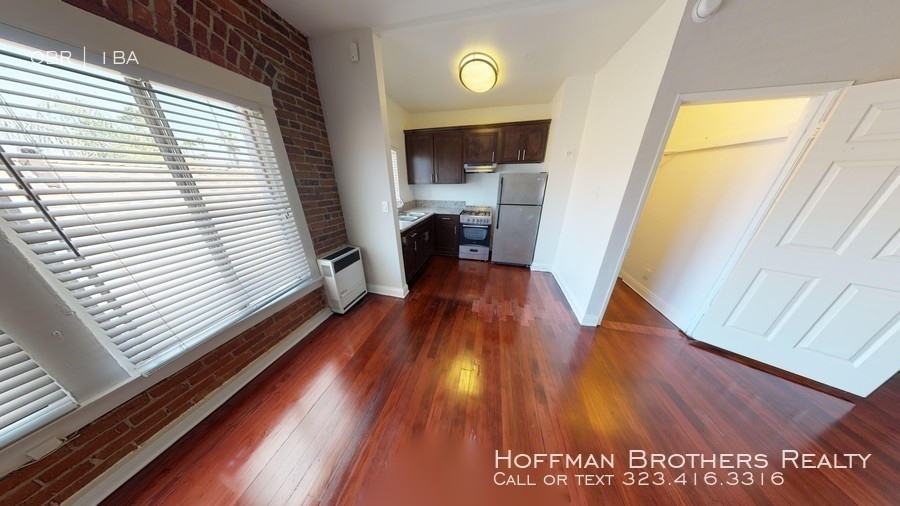 245 N Kenmore Ave - Photo 0