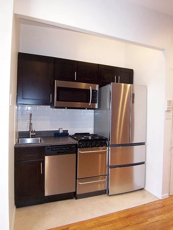 442 WEST 45 STREET - Photo 2