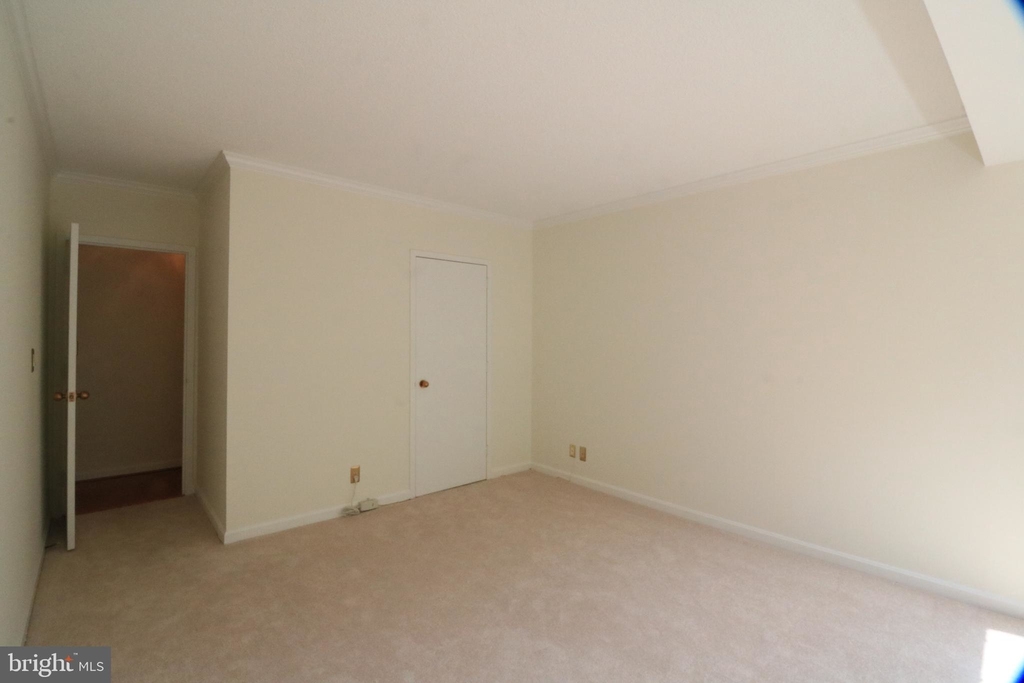 1805 Crystal Drive - Photo 16