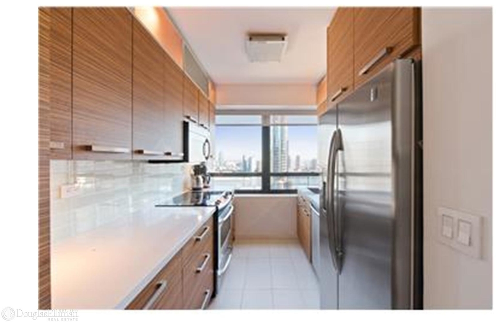 240 East 47th St - Photo 6