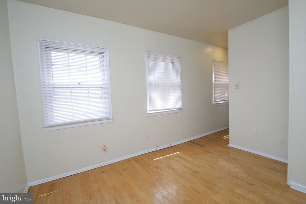 929 Spruce Street - Photo 18