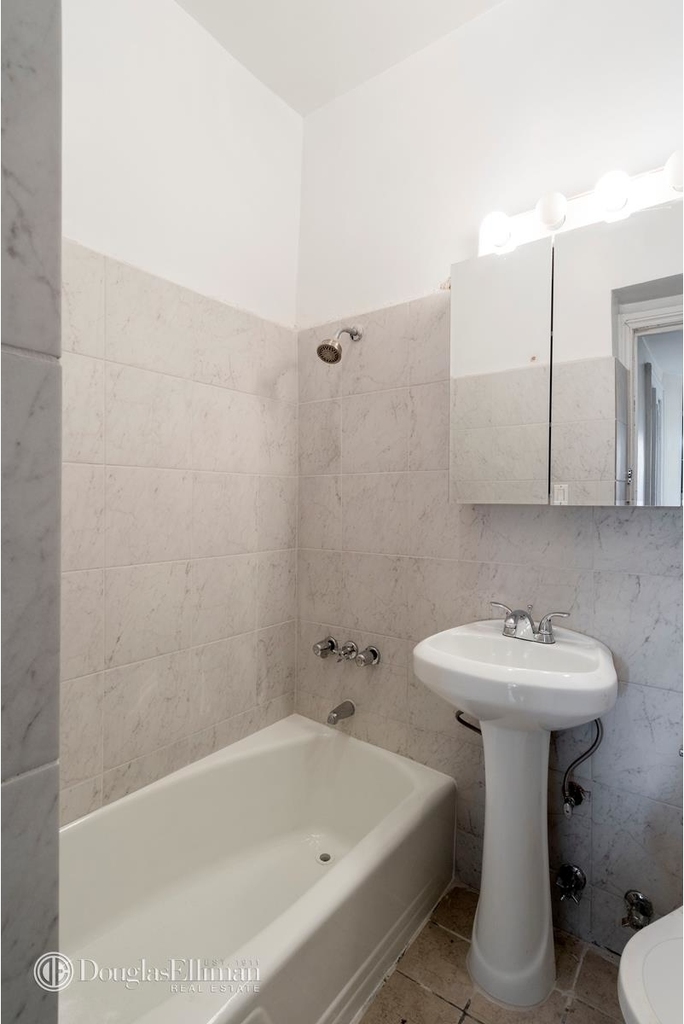 263 Flatbush Avenue - Photo 3