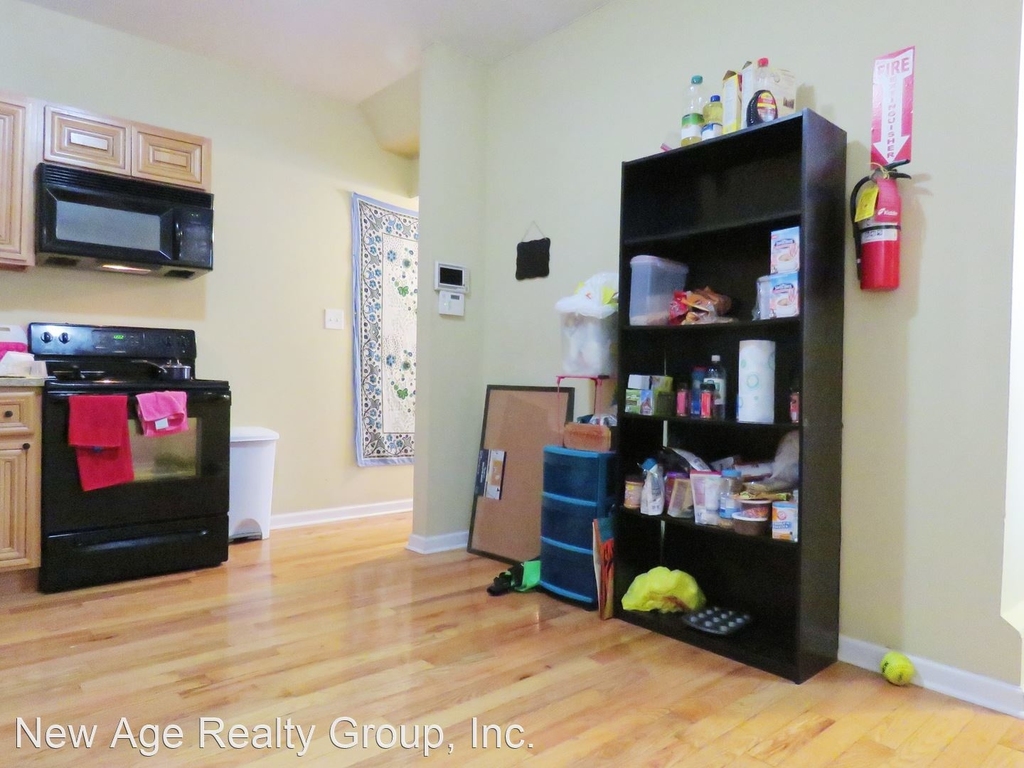 4447 Sansom Street - Photo 2