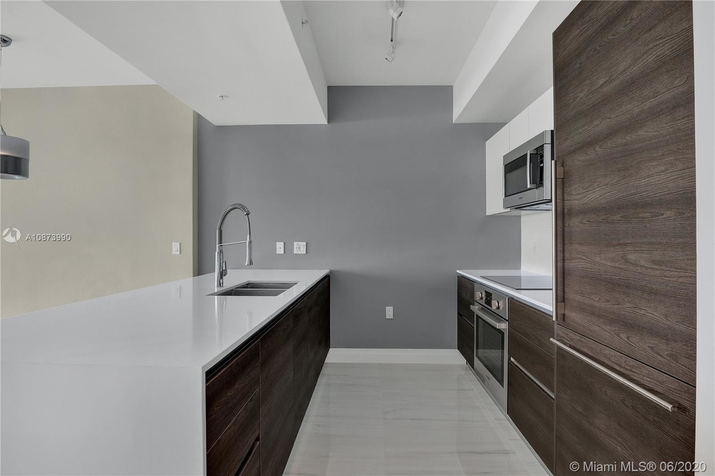 301 Altara Ave - Photo 3