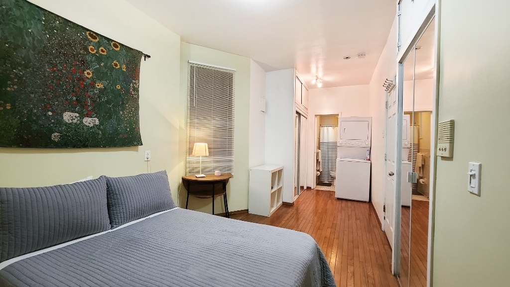 231 East 10th Street - Photo 4