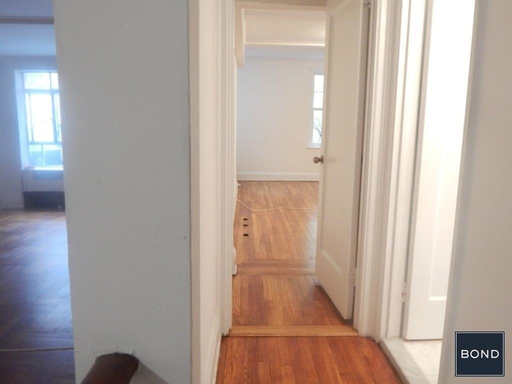 137 East 38th Street - Photo 4