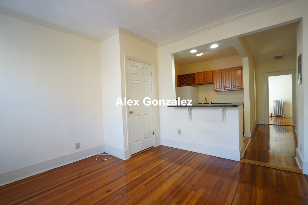 55 Queensberry St. - Photo 2