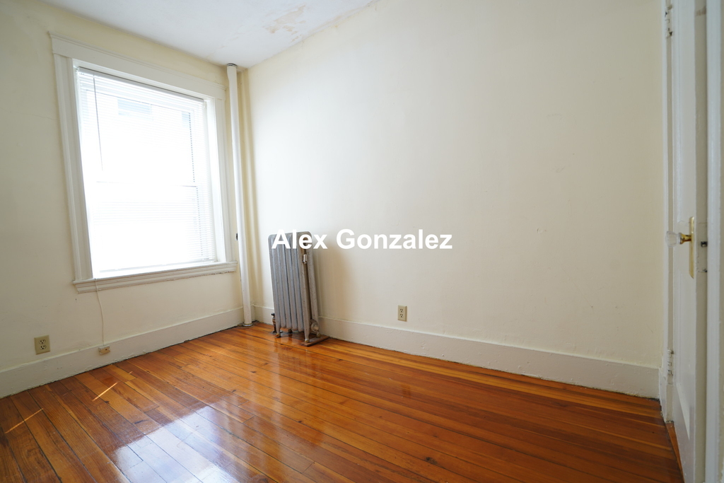 55 Queensberry St. - Photo 6