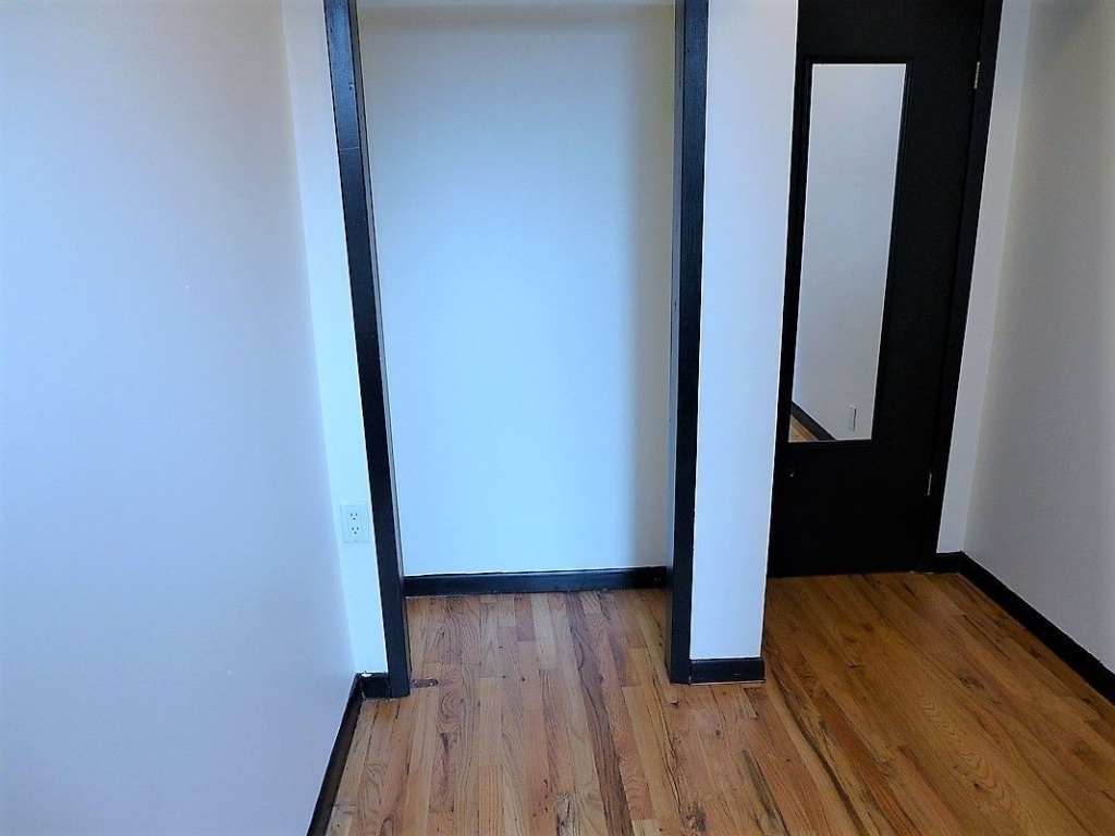 240 East 28th Street - Photo 4