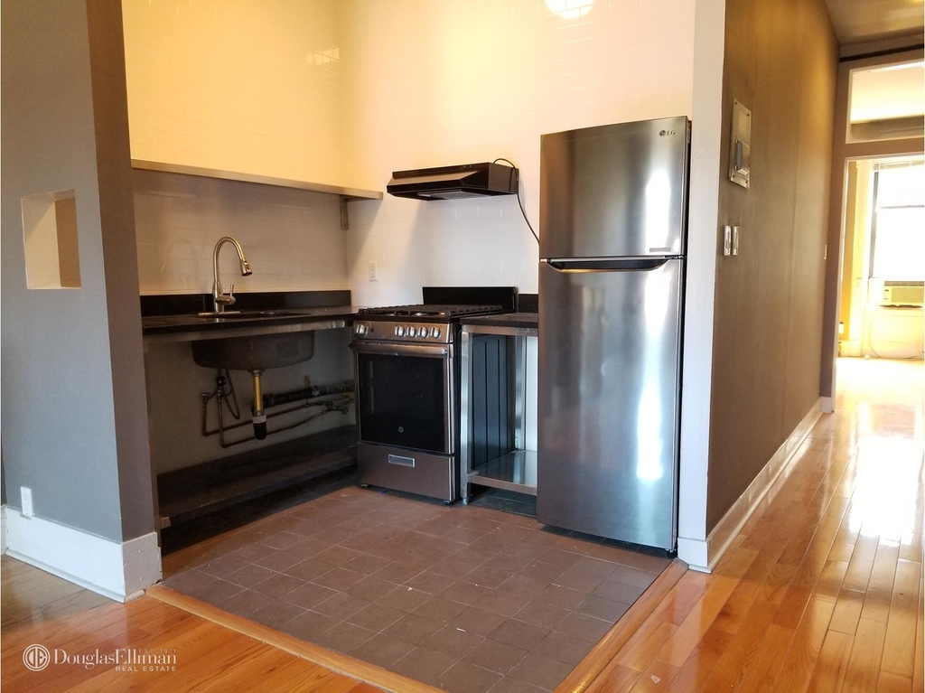 24 West 126th St - Photo 2