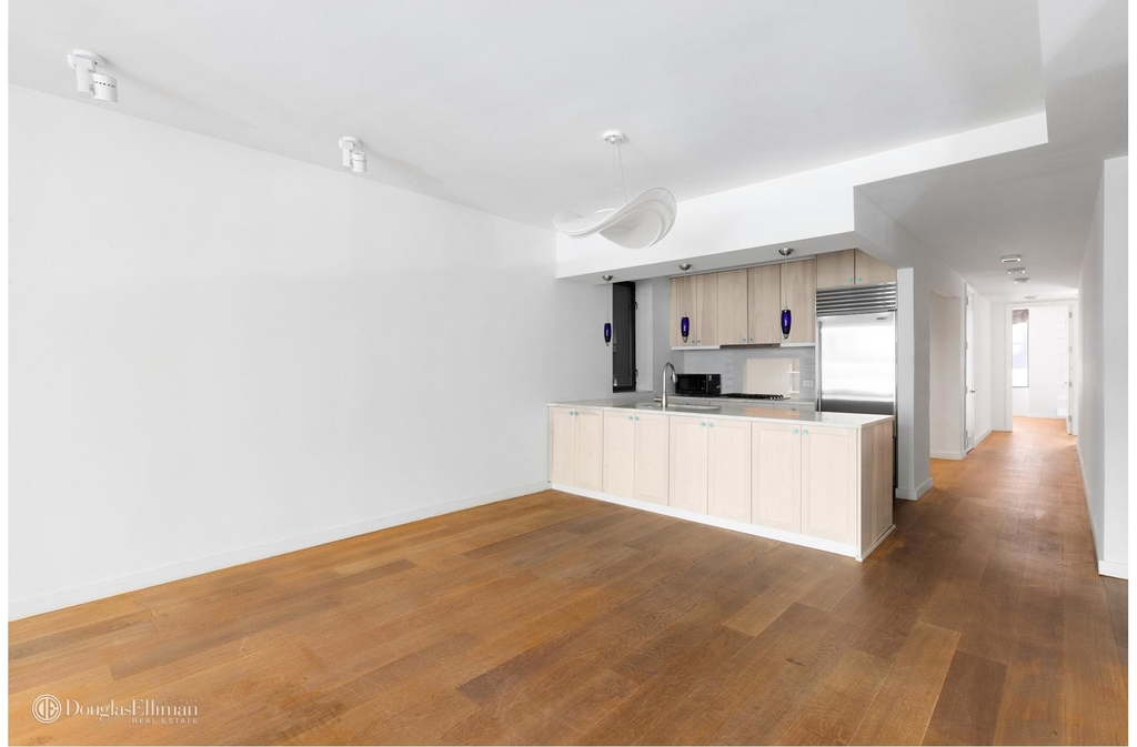 212 East 95th St - Photo 2