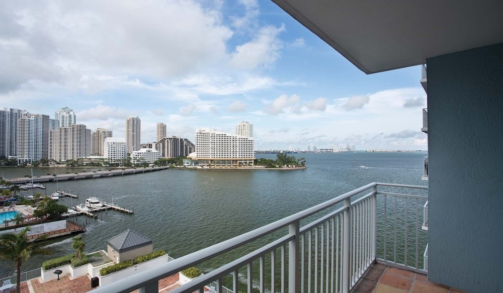 1112 Brickell Bay Dr - Photo 10