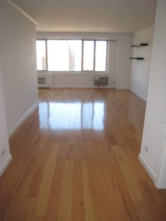 392 Central Park West - Photo 3