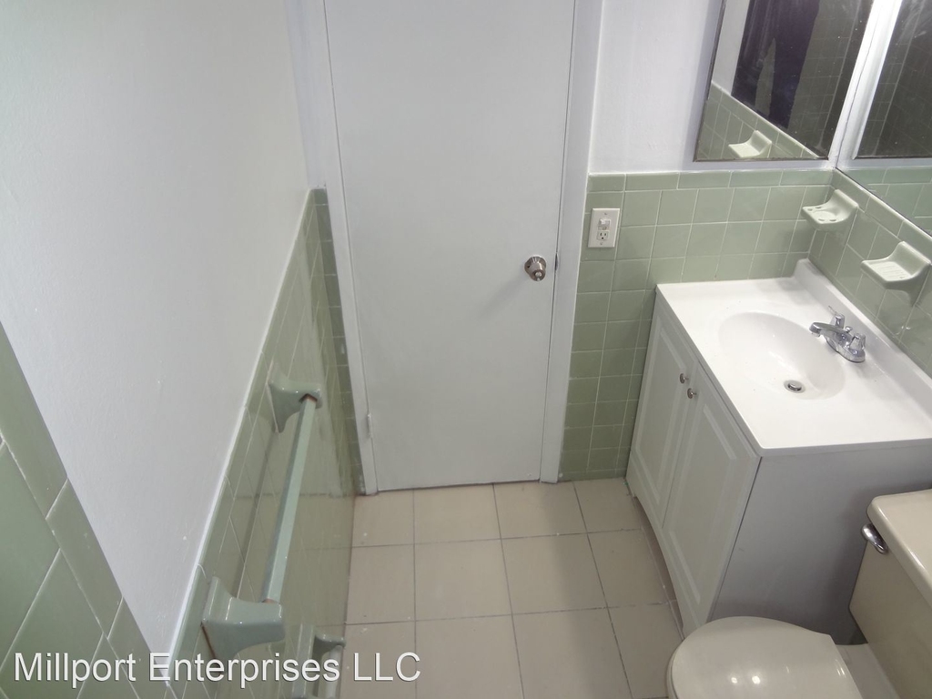 435 Ne 23rd Street - Photo 8