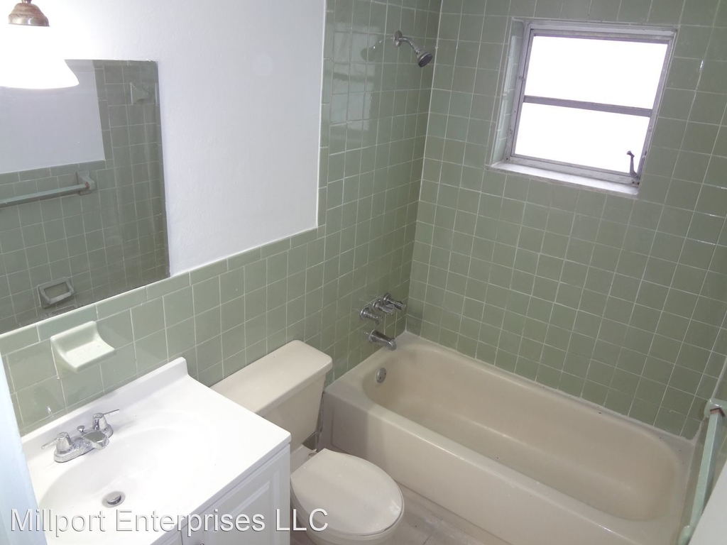 435 Ne 23rd Street - Photo 7