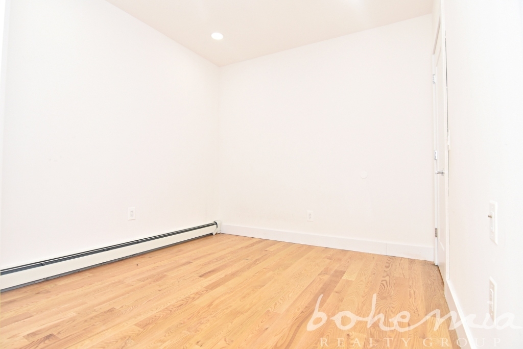 510 Manhattan Avenue - Photo 6