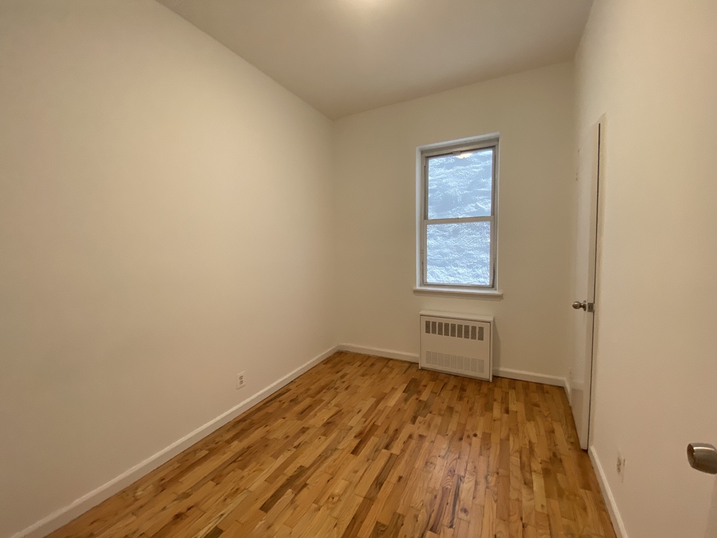 438 East 87 3b - Photo 2