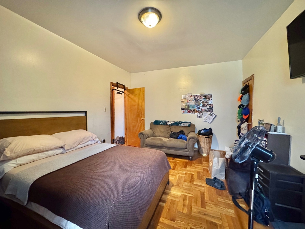 280 Crown Street - Photo 5