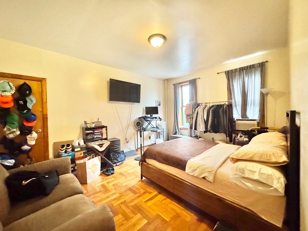 280 Crown Street - Photo 0