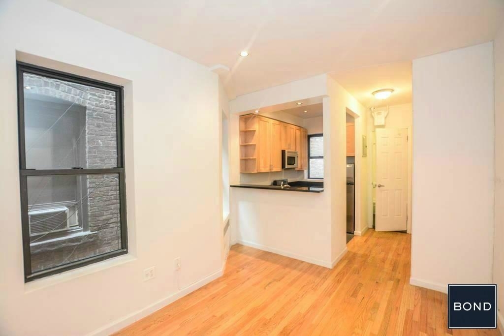 439 West 51 Street - Photo 3