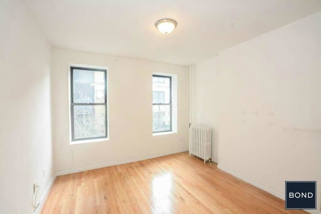 439 West 51 Street - Photo 4