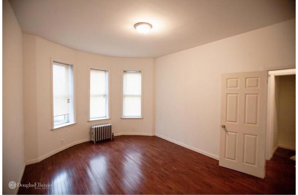 1391 Park Pl - Photo 2