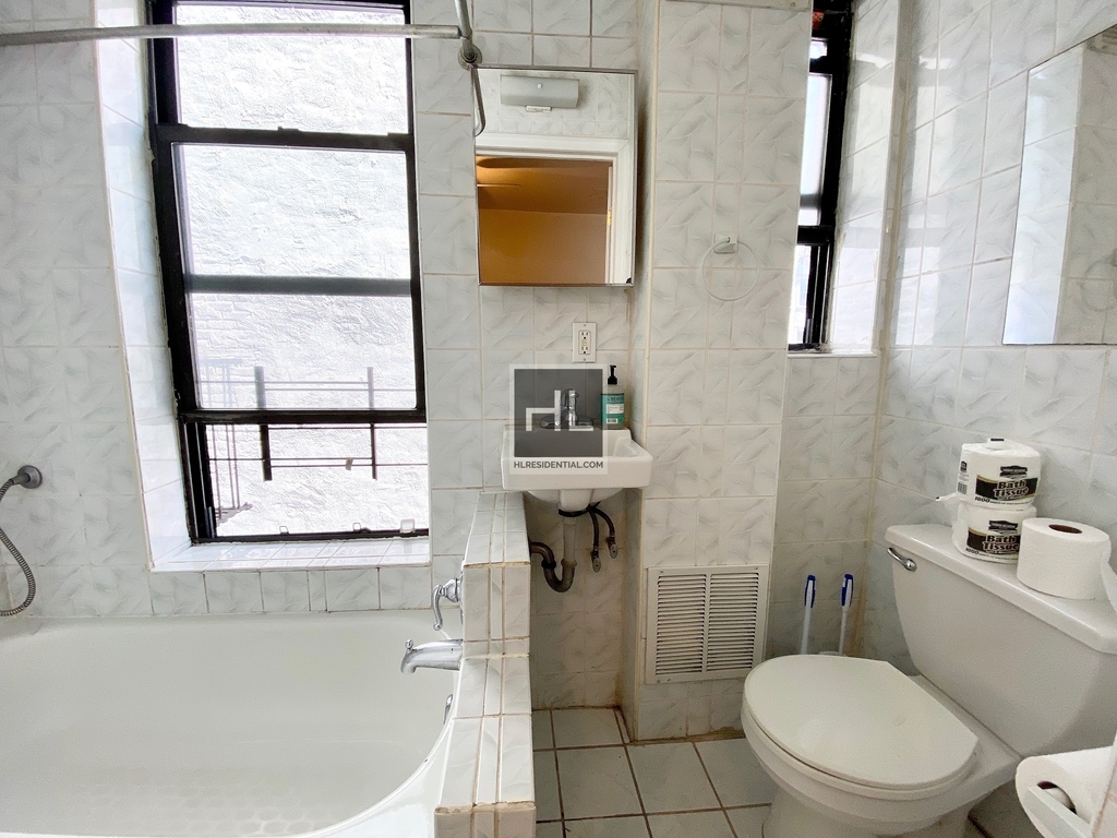 124 Mott Street - Photo 10