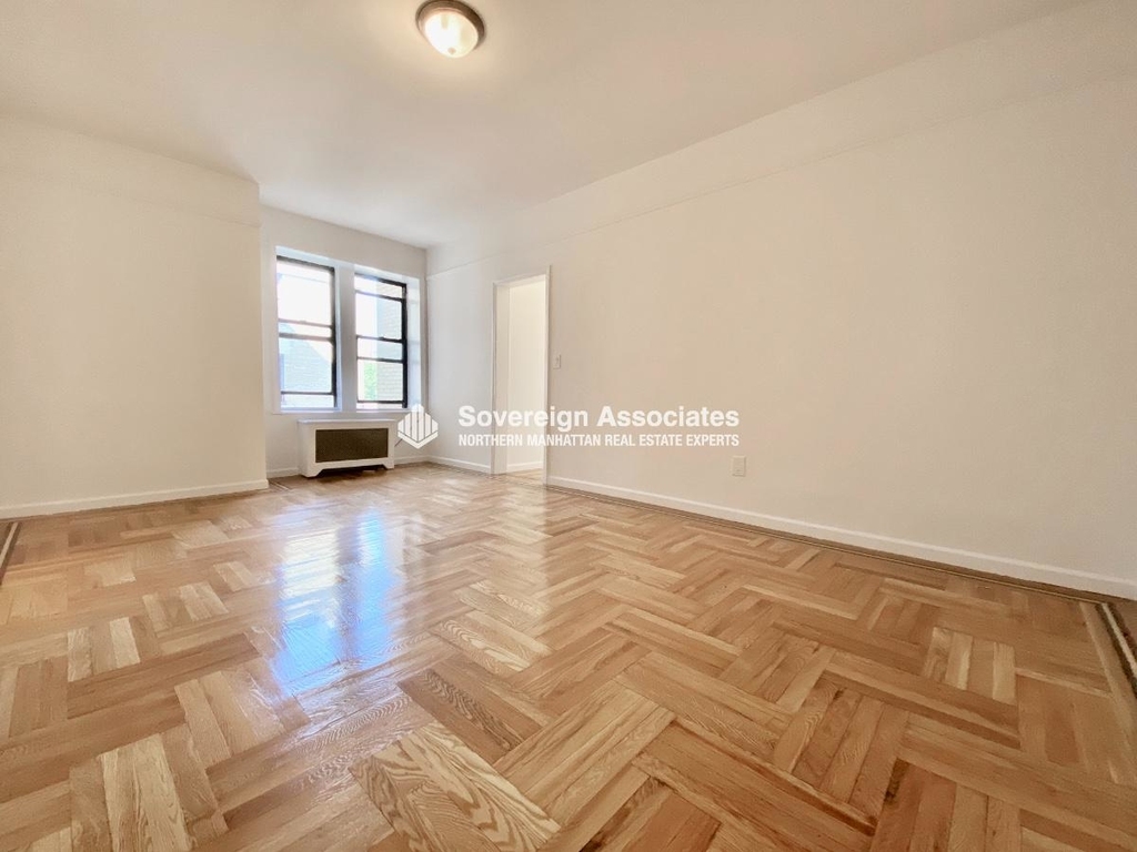 121 Bennett Avenue - Photo 1