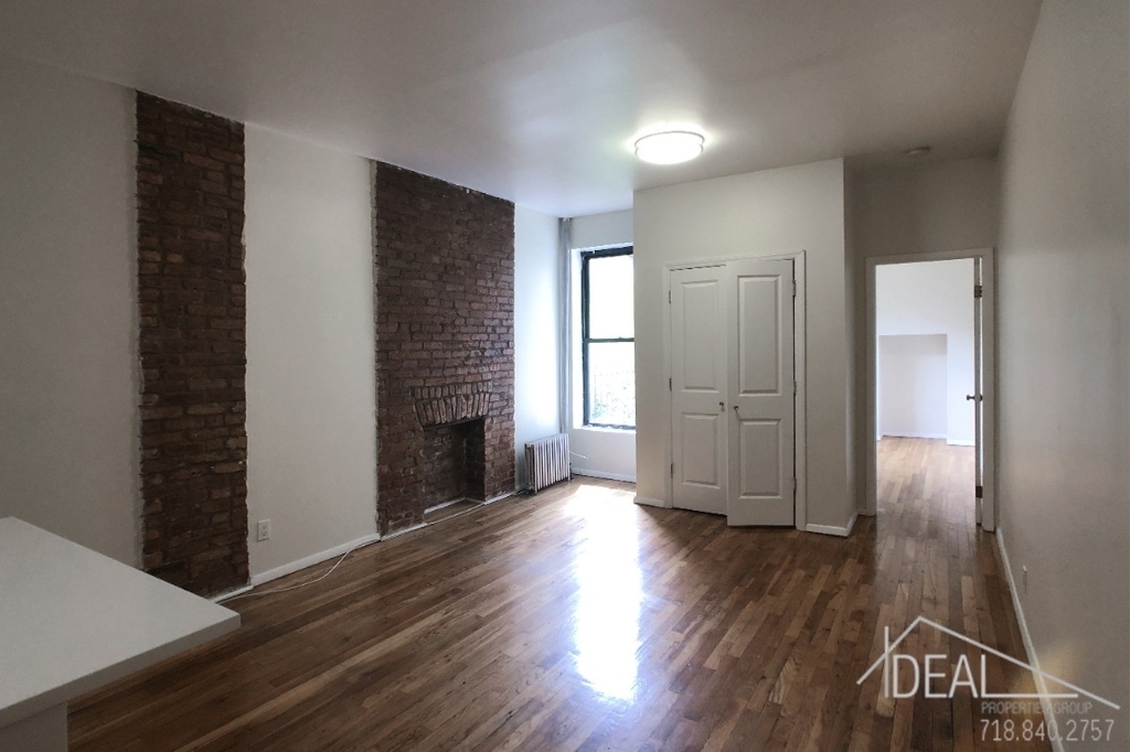 262 Saint James - Photo 1