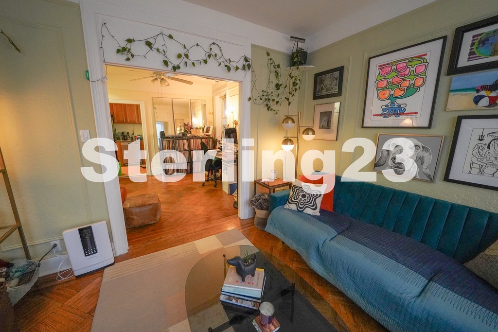 23-75 Crescent Street - Photo 2