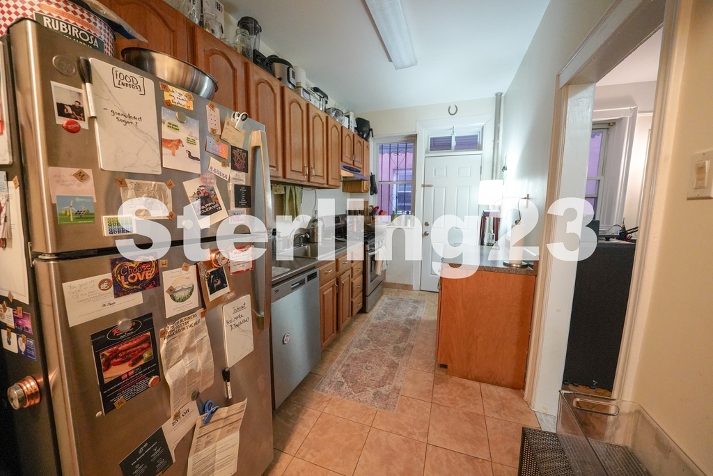 23-75 Crescent Street - Photo 8