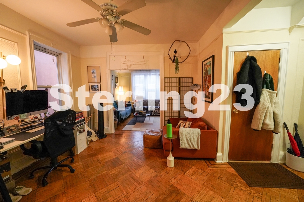 23-75 Crescent Street - Photo 1